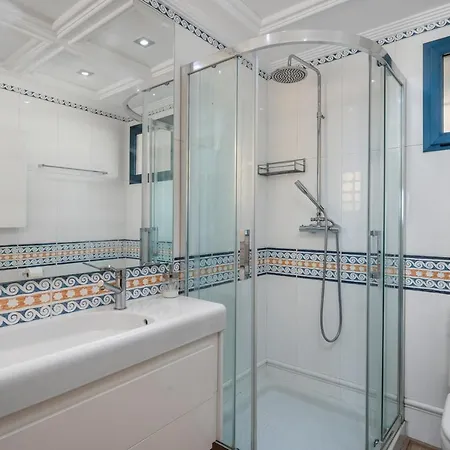 Apartament Vista Al Mar, Ferienwohnung, Traumhafter Meerblick, Seaview *